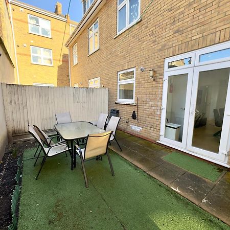 3 Bedrooms Spacious House, Separate Reception, 2 Full Bathrooms, Parking, Garden London Kültér fotó