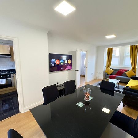 3 Bedrooms Spacious House, Separate Reception, 2 Full Bathrooms, Parking, Garden London Kültér fotó