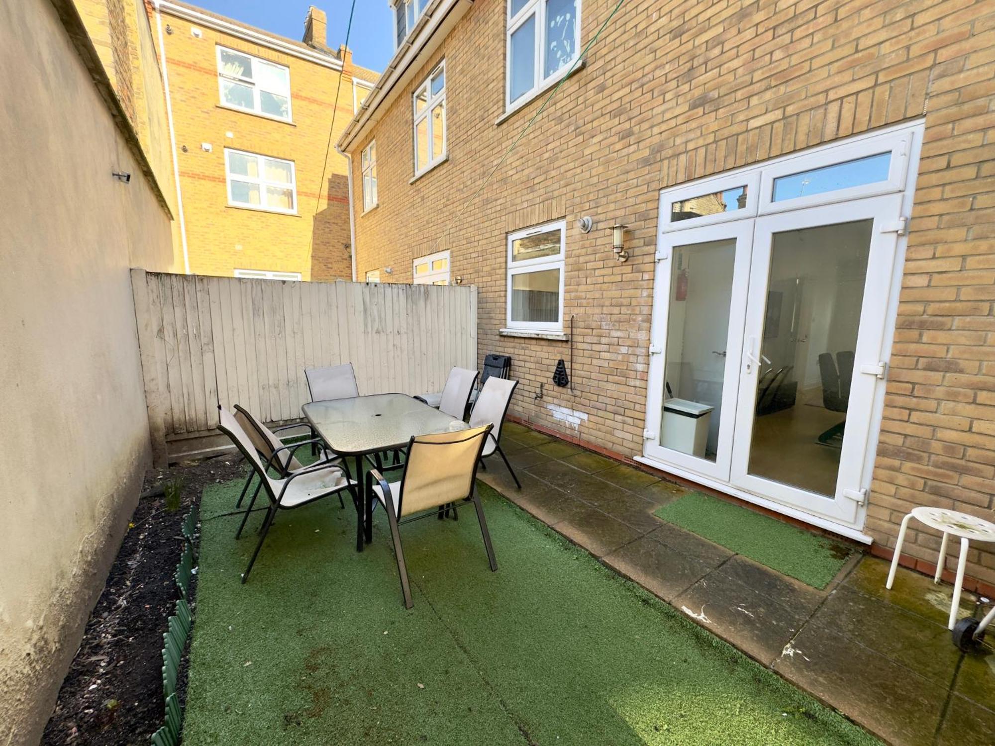 3 Bedrooms Spacious House, Separate Reception, 2 Full Bathrooms, Parking, Garden London Kültér fotó