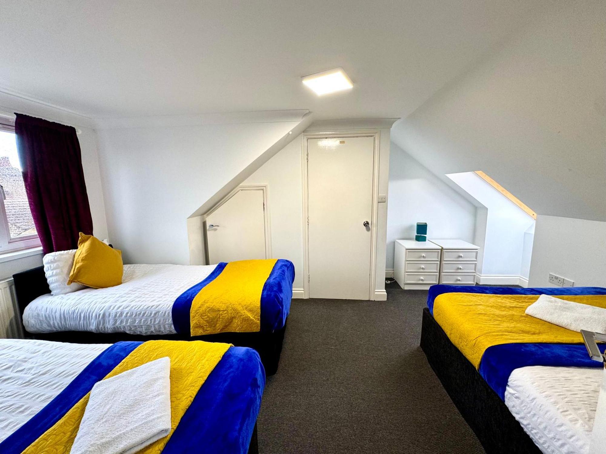 3 Bedrooms Spacious House, Separate Reception, 2 Full Bathrooms, Parking, Garden London Kültér fotó