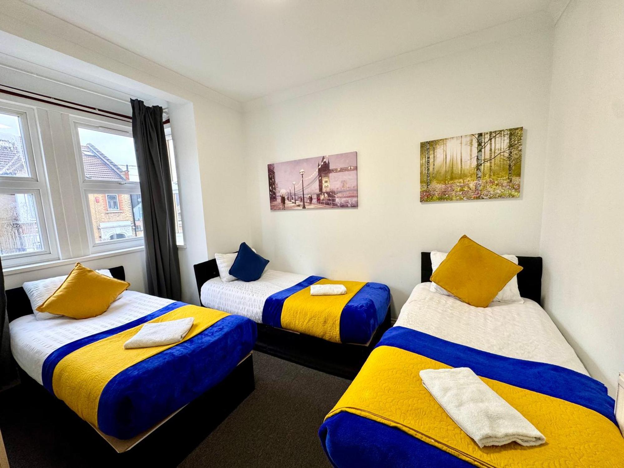 3 Bedrooms Spacious House, Separate Reception, 2 Full Bathrooms, Parking, Garden London Kültér fotó