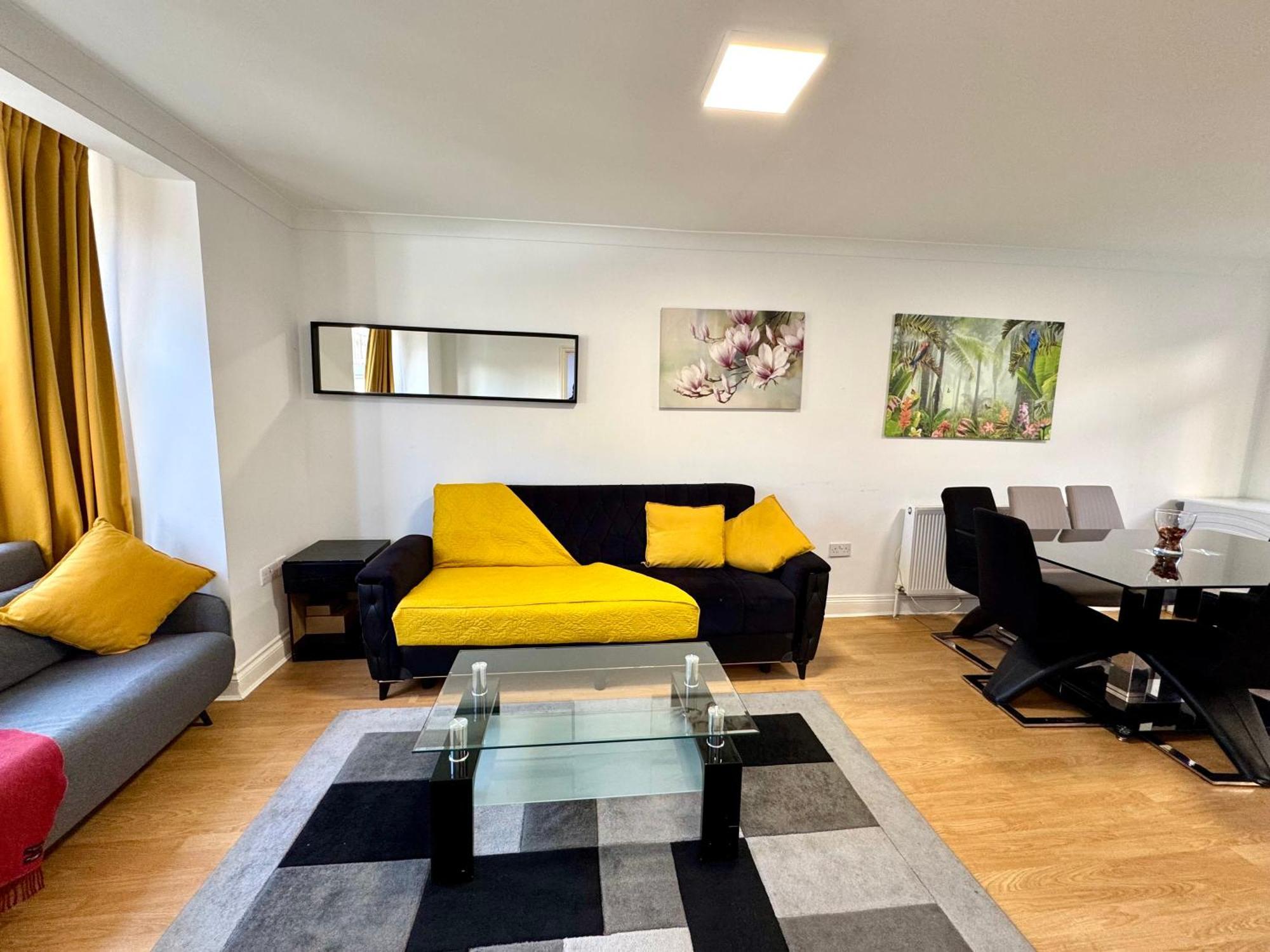 3 Bedrooms Spacious House, Separate Reception, 2 Full Bathrooms, Parking, Garden London Kültér fotó
